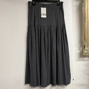 Zara Pleated Midi Skirt in Denim Size S